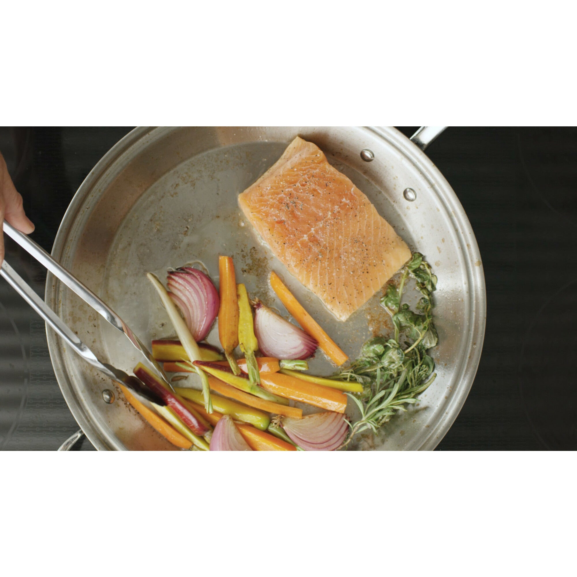 13-5-titanium-paella-pan-nonstick-dual-handles-perfect-for-large-gatherings_2