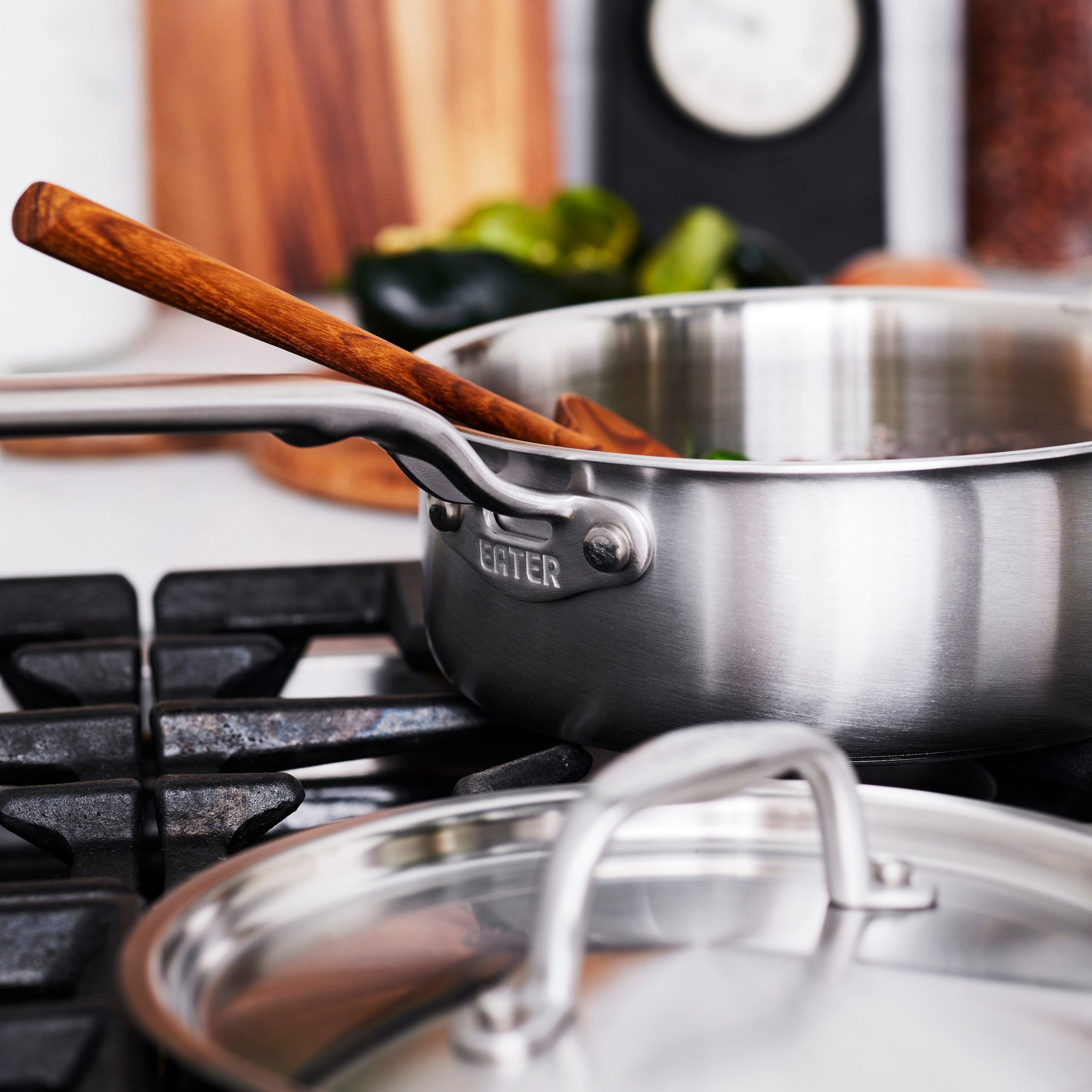 2-quart-stainless-steel-saucepan-with-lid-even-heating-for-precise-cooking-versatile-simmering_3