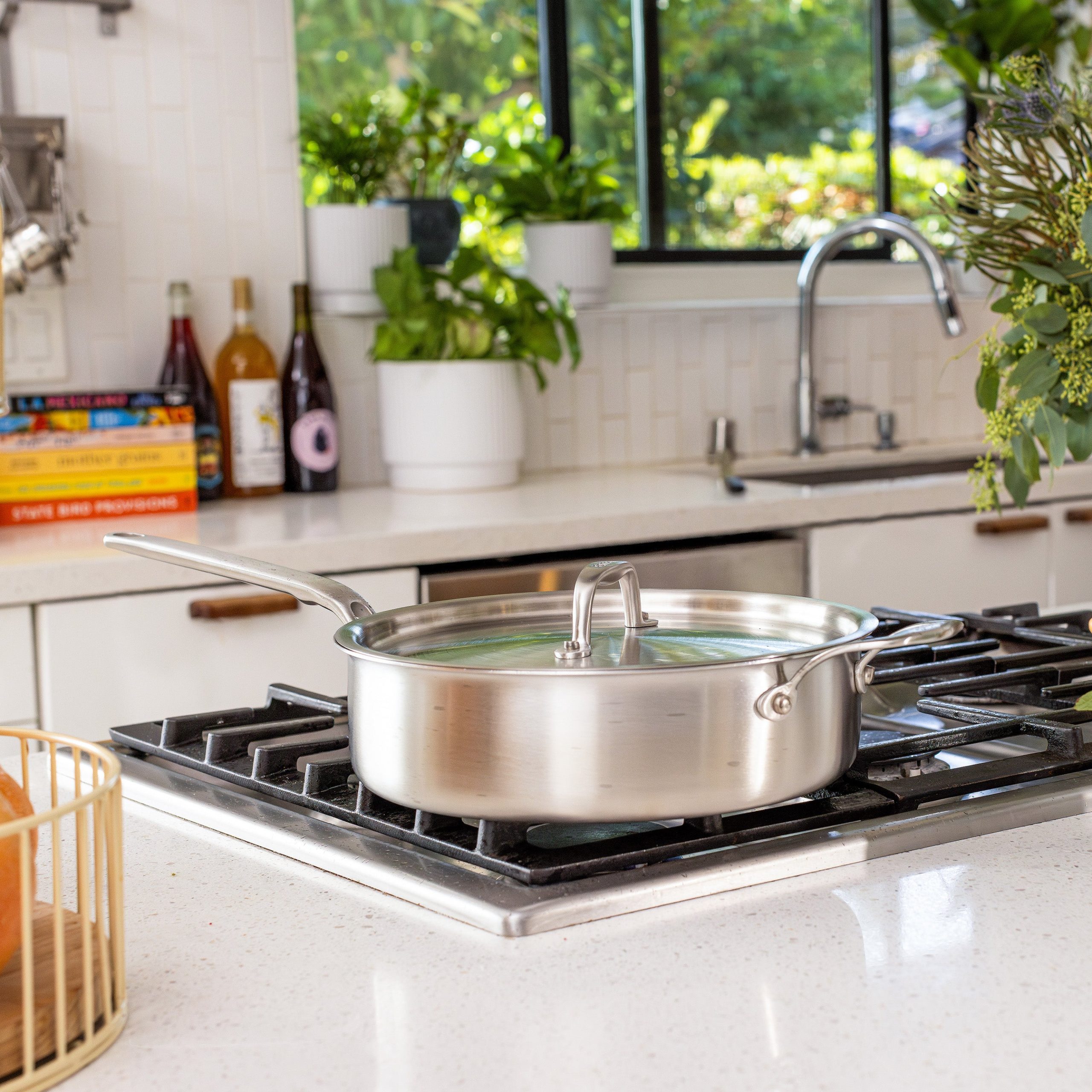 4-quart-professional-saute-pan-with-lid-versatile-cookware-for-braising-frying-more_5