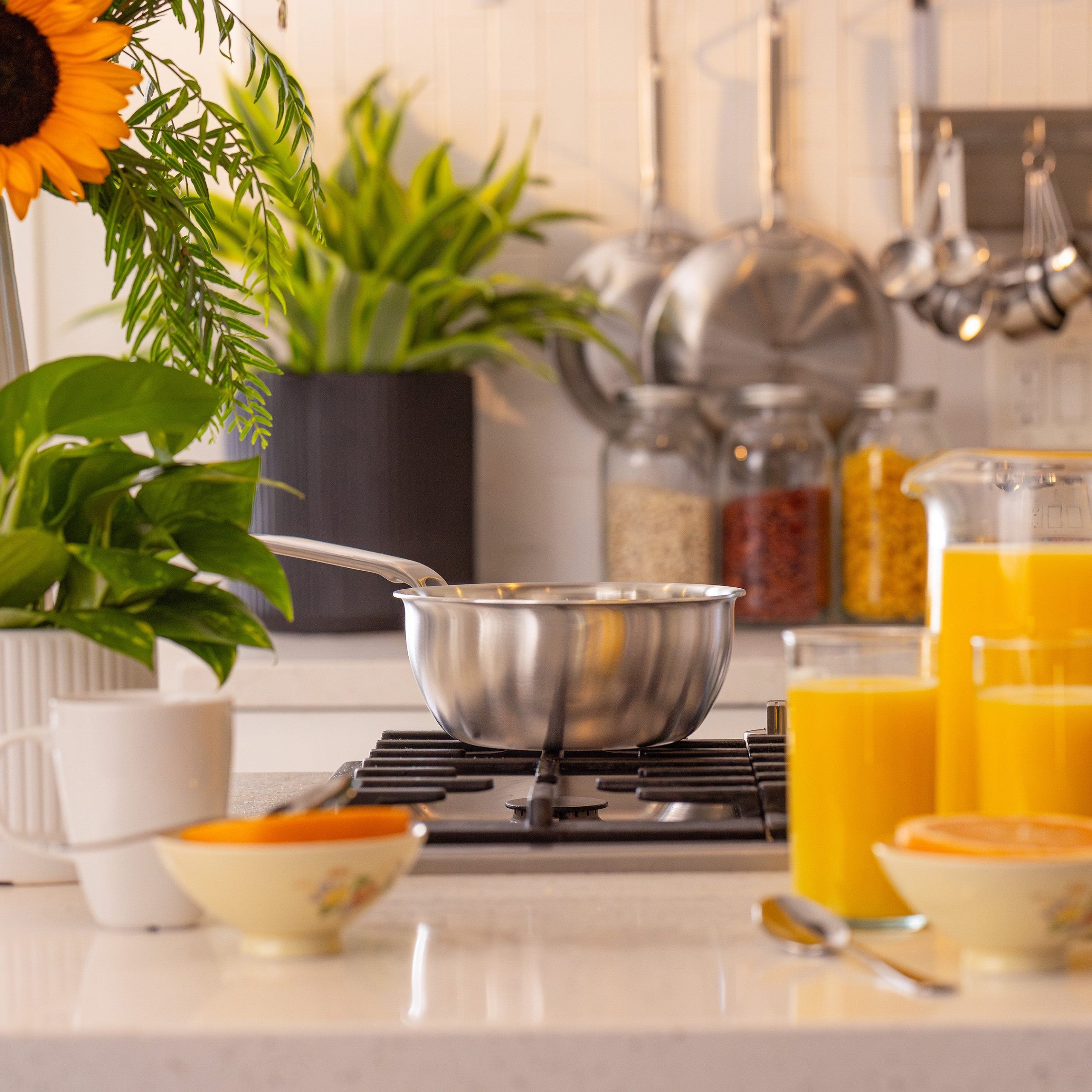 premium-2-quart-saucier-pan-with-lid-ideal-for-sauces-risottos-more_3